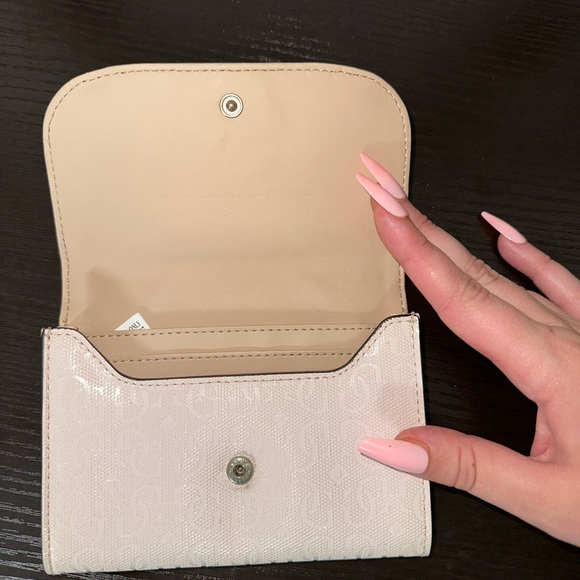 Guess wallet - Picture 3 of 4